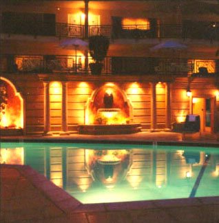 Beverly Hills Plaza Hotel - Pool View Evening
