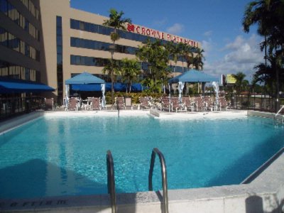 Crowne Plaza Miami - Pool Area