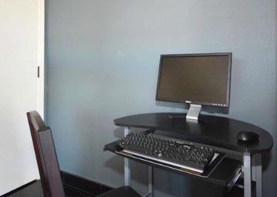 Rodeway Inn - Guest Office Area