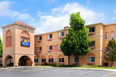 Days Inn & Suites Albuquerque Airport - 