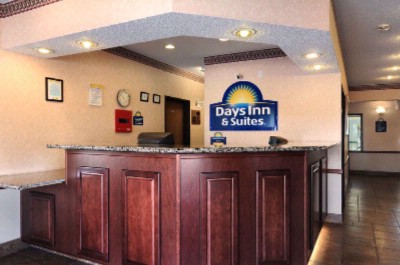 Days Inn & Suites Albuquerque Airport - 