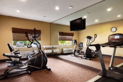 Days Inn & Suites Albuquerque Airport - 