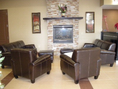 La Quinta Inn & Suites - Enjoy Our Fire Place In Our Lobby Area