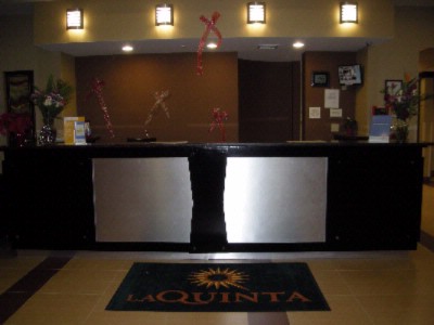 La Quinta Inn & Suites - Front Desk