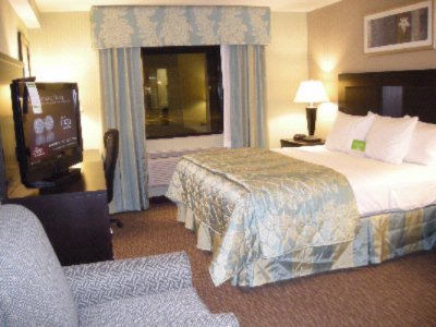 La Quinta Inn & Suites - King Bed