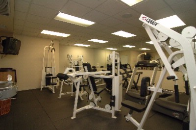 Tahitian Inn Cafe & Spa - Full Gym With Steam Room