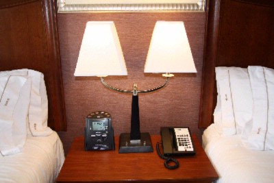Holiday Inn Express & Suites - Ipod Radio