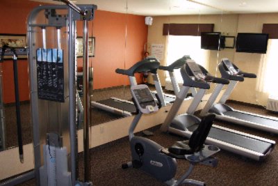 Holiday Inn Express & Suites - 