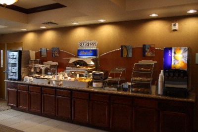 Holiday Inn Express & Suites - 