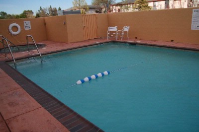 Holiday Inn Express & Suites - Outdoor Heated Pool And Spa
