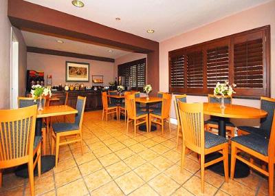 Comfort Inn Los Angeles City Center - Breakfast Area