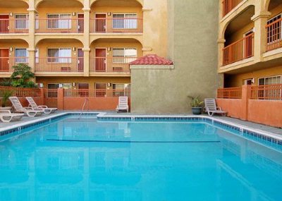 Comfort Inn Los Angeles City Center - Out Door Pool