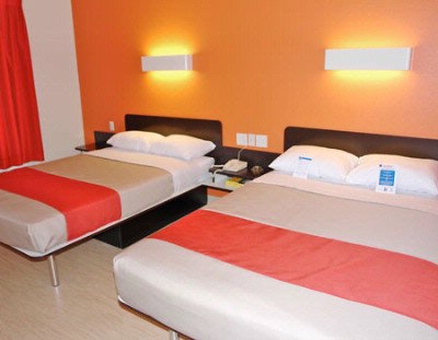 Motel 6 Newport Beach - 