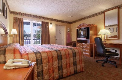 Days Inn - Standard King Bed Room