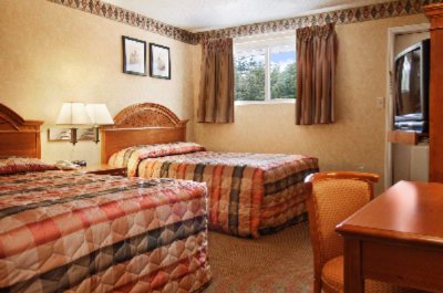 Days Inn - Standard Two Double Bed Room