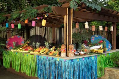 Marriott Residence Inn Plainview - Outside Patio Hawaiian Themed BBQ