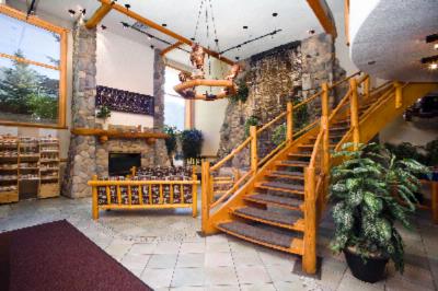 Quality Resort Chateau Canmore - Lobby