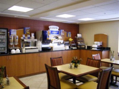 Holiday Inn Express Pinetop - Breakfast Bar