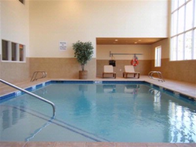 Holiday Inn Express Pinetop - Heated Pool