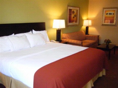 Holiday Inn Express Pinetop - Deluxe King Room