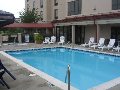 Heated Outdoor Pool & Hot Tub