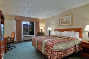 Days Inn Silver Springs - Comfortably Appointed King Guest Room