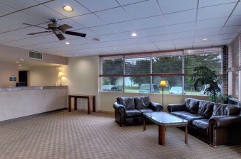 Days Inn Silver Springs - Visit With Our Friendly Staff In Our Lobby. Our Guest Service Agents Are Very Knowledgable About The Area