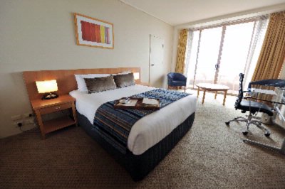 Rydges Cronulla - Queen Ocean View Room