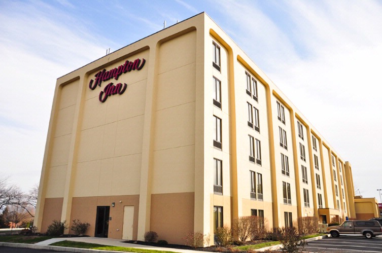 Hampton Inn - Exterior View