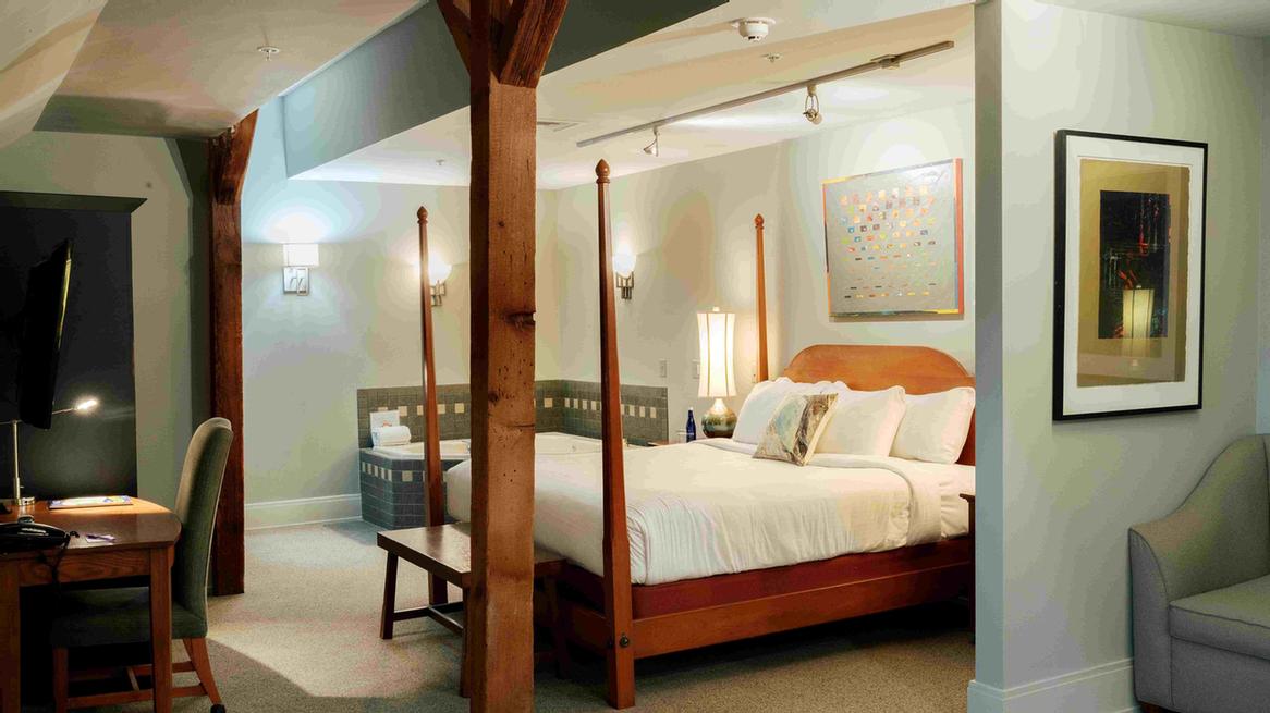 Lancaster Arts Hotel - Loft Suite
