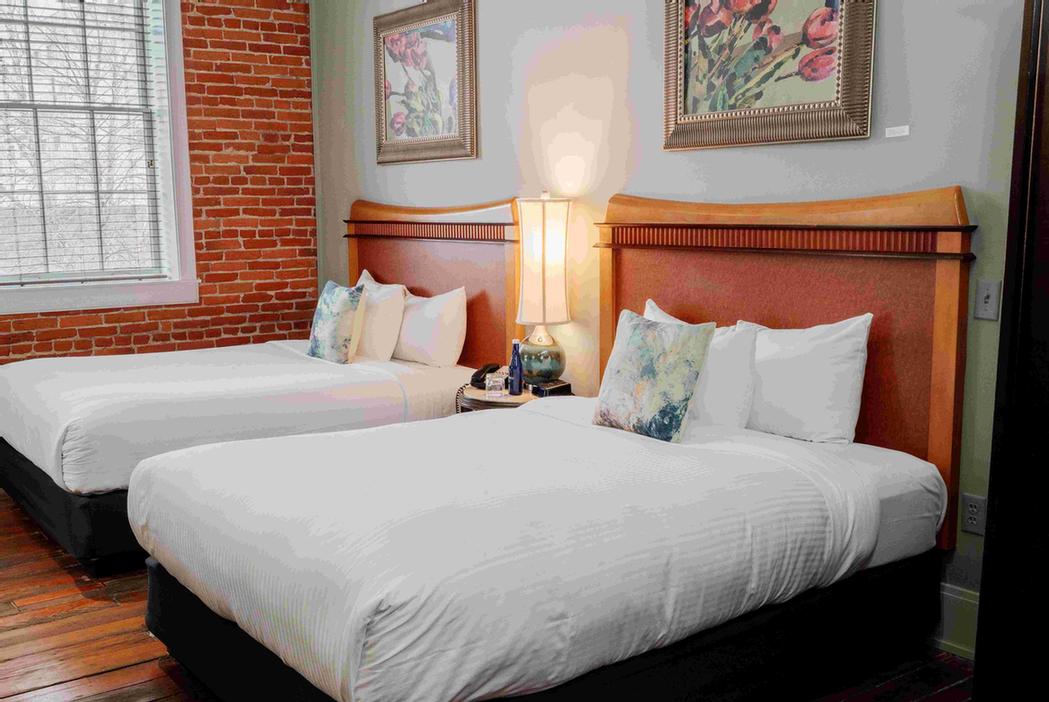 Lancaster Arts Hotel - Deluxe Room