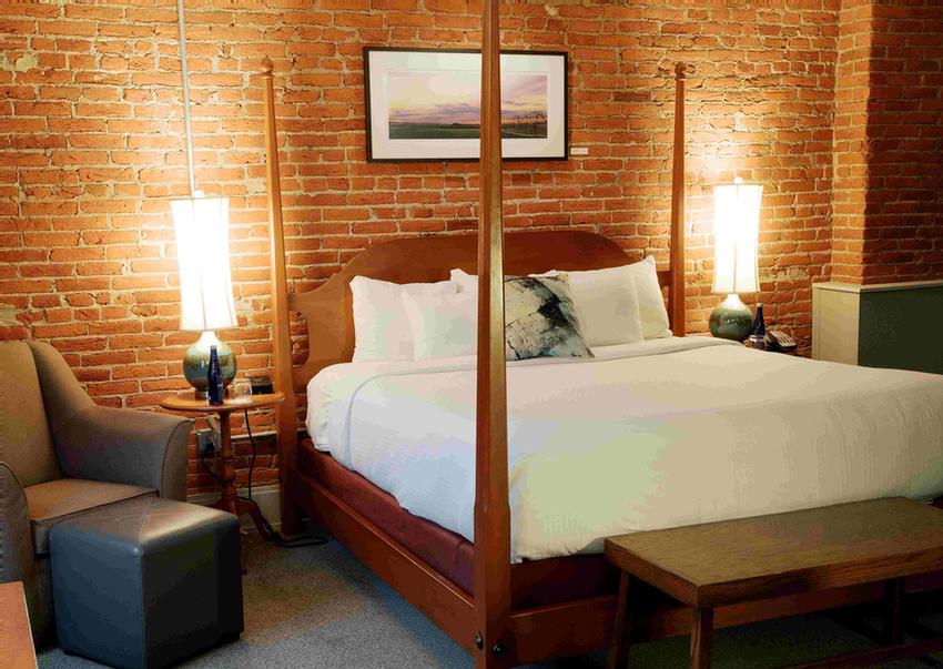 Lancaster Arts Hotel - Deluxe Room