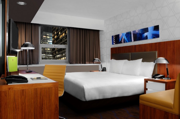 Doubletree Metropolitan Hotel - Hilton Sweet Dream Bedding In All Rooms