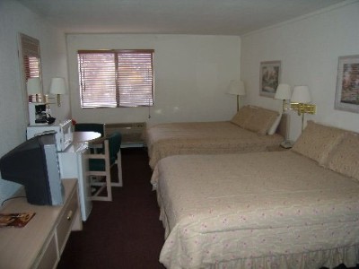 Iron Horse Inn - 