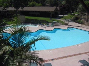 Aliso Creek Inn & Golf Course - Pool View
