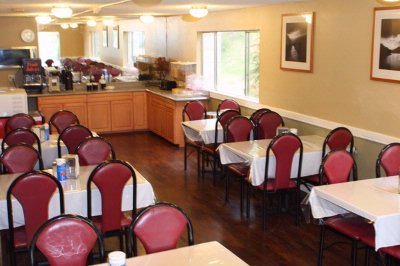 Sutton Suites & Extended Stays - Breakfast Room