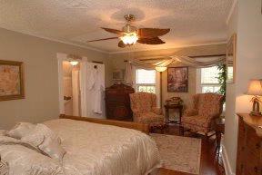 Beach Drive Inn Bed & Breakfast - 