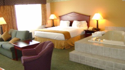 Holiday Inn Express Hotel & Suites - Jacuzzi Suite