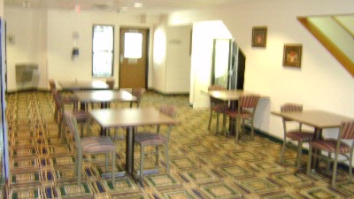 Holiday Inn Express Hotel & Suites - Mid-lobby Area