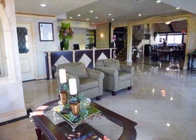 Quality Suites Anaheim Stadium - Hotel Lobby