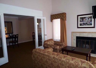 Quality Suites Anaheim Stadium - Loft Suite Living Room