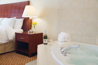 Hilton Garden Inn Midtown - Whirlpool Suite