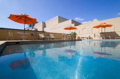Doubletree Memphis Downtown - Downtown Memphis Hoel Pool