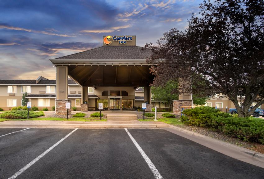 Comfort Inn West - 