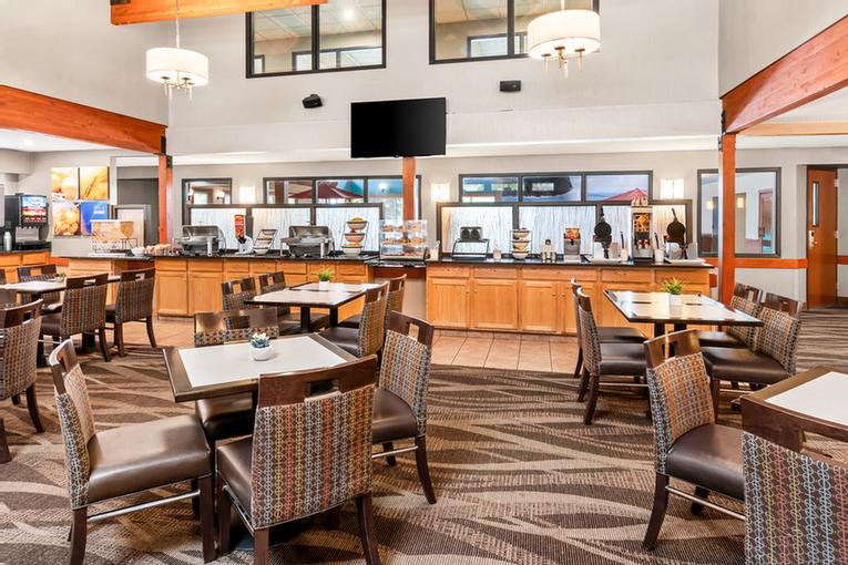 Comfort Inn West - 