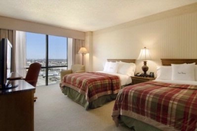 Doubletree Dallas Campbell Centre - Double Bed Guest Room
