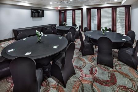 Holiday Inn Atlanta Northlake - 