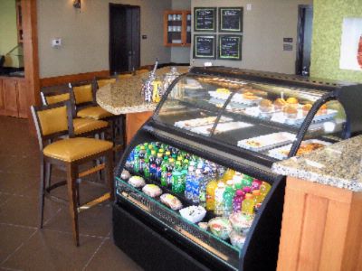 Hyatt Place Reno Tahoe Airport - Grab And Go Case Offers Delicious Food/beverages