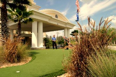 Holiday Inn Express Hotel & Suites - Putting Green