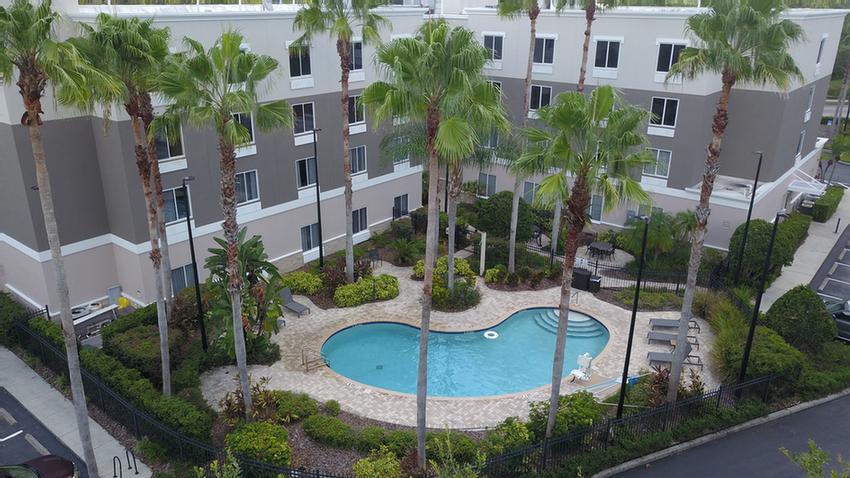 Holiday Inn Express Hotel & Suites - King Standard Guest Room